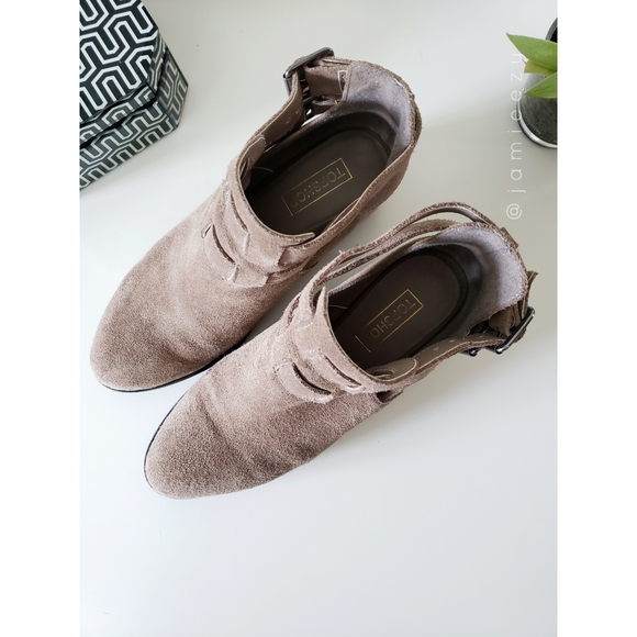 Topshop | "Monti2" Suede Cutout Ankle Booties - Picture 2 of 9